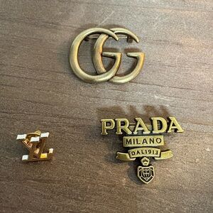 Set of 3 pins